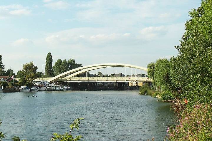 River and bridge Walton-on-Thames
